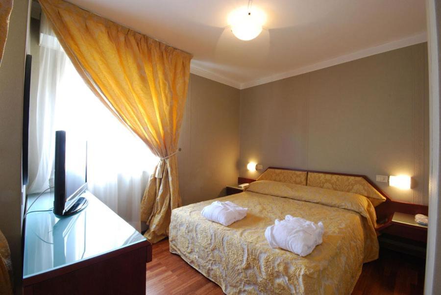 Hotel Bristol Pesaro Eksteriør billede