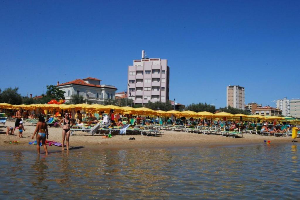 Hotel Bristol Pesaro Eksteriør billede