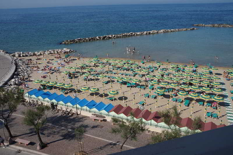 Hotel Bristol Pesaro Eksteriør billede