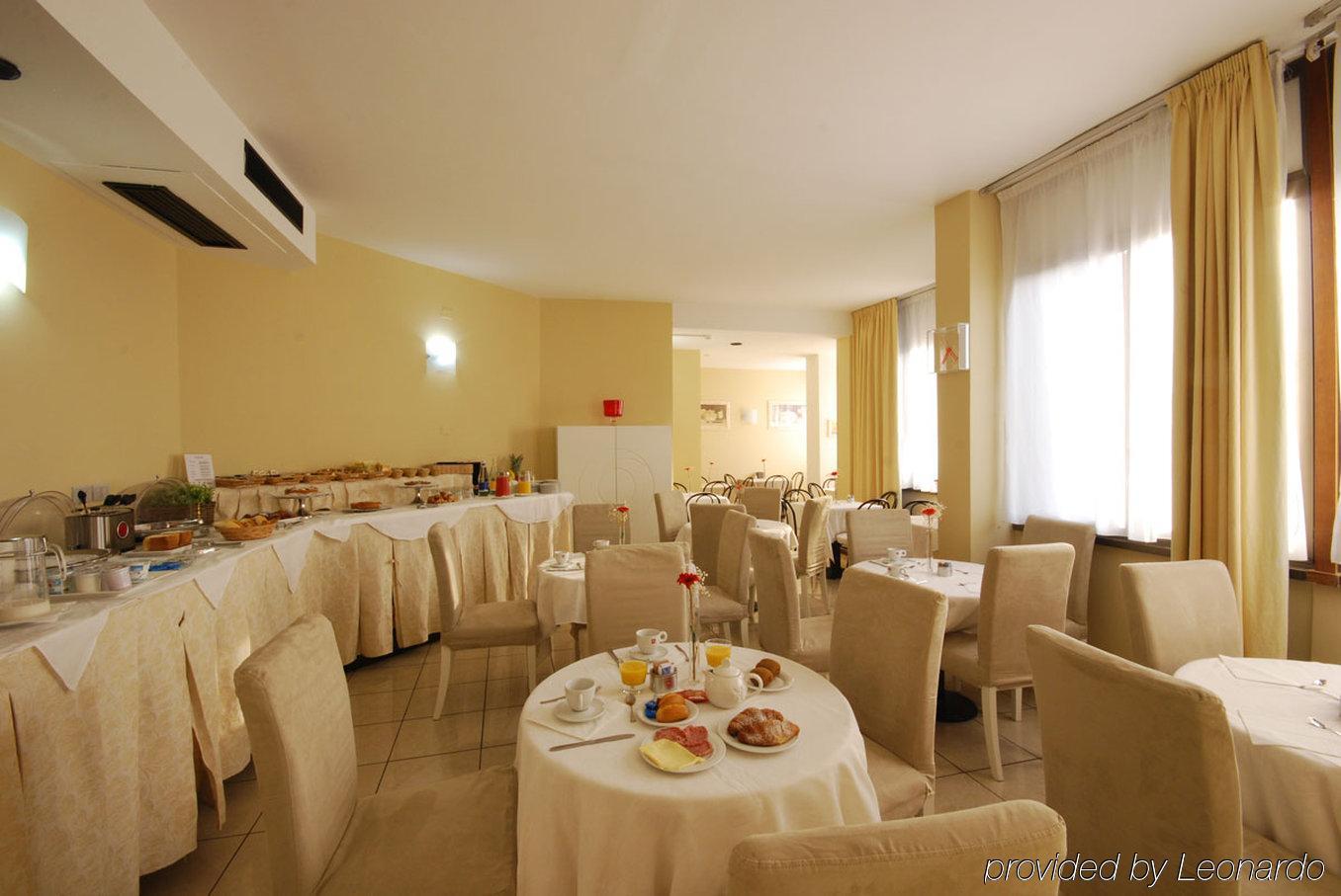 Hotel Bristol Pesaro Eksteriør billede