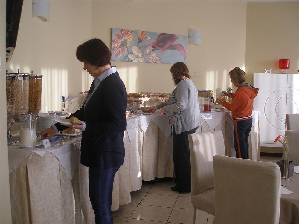 Hotel Bristol Pesaro Eksteriør billede