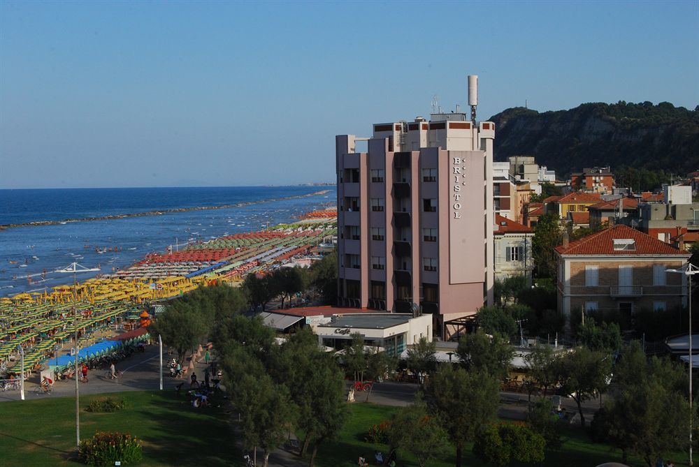 Hotel Bristol Pesaro Eksteriør billede