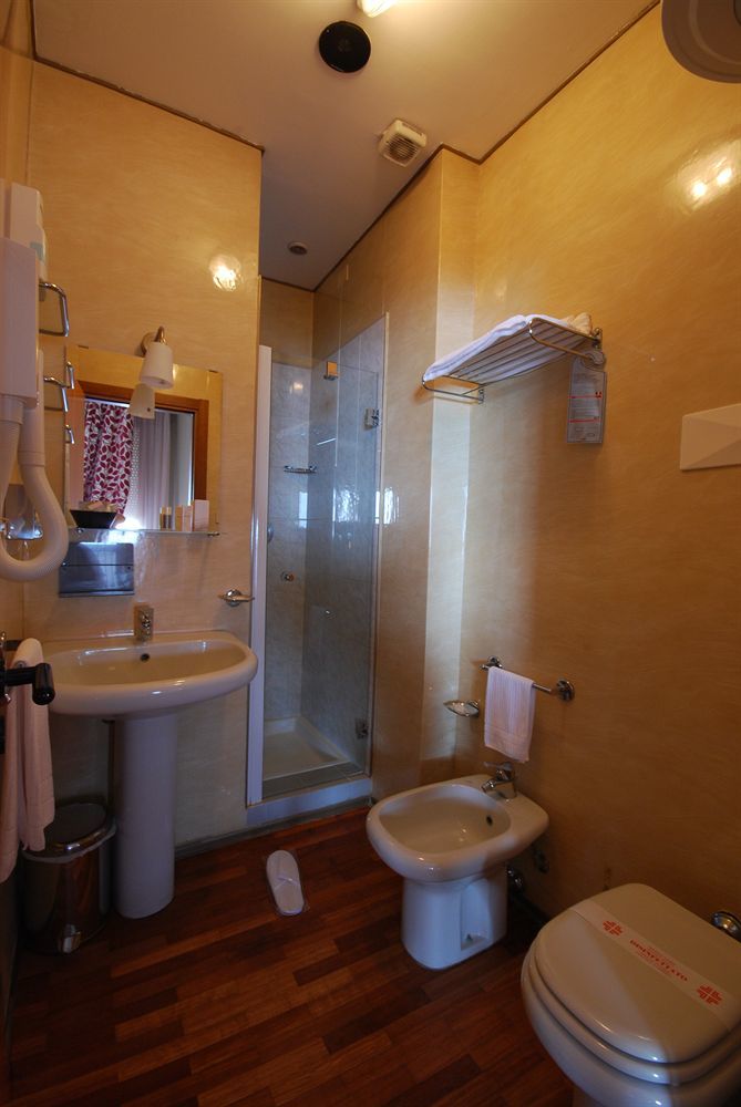 Hotel Bristol Pesaro Eksteriør billede
